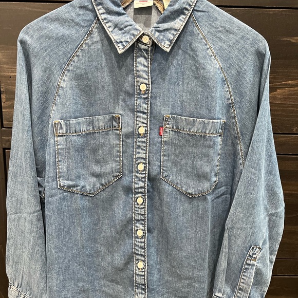 Levi's Tops - Levi’s shirt